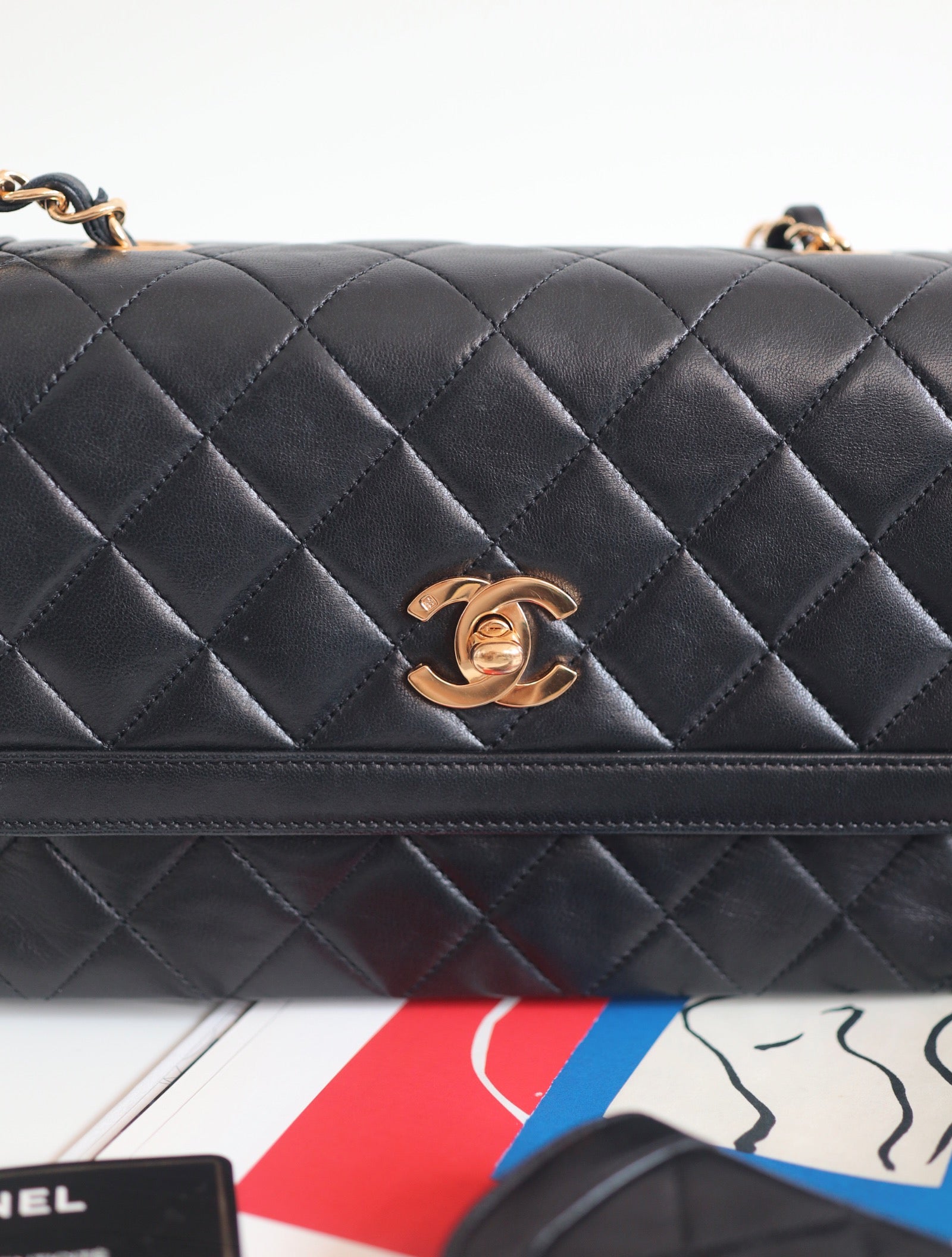 收藏級Vintage Chanel Matelasse Ram leather flap bag with pouch