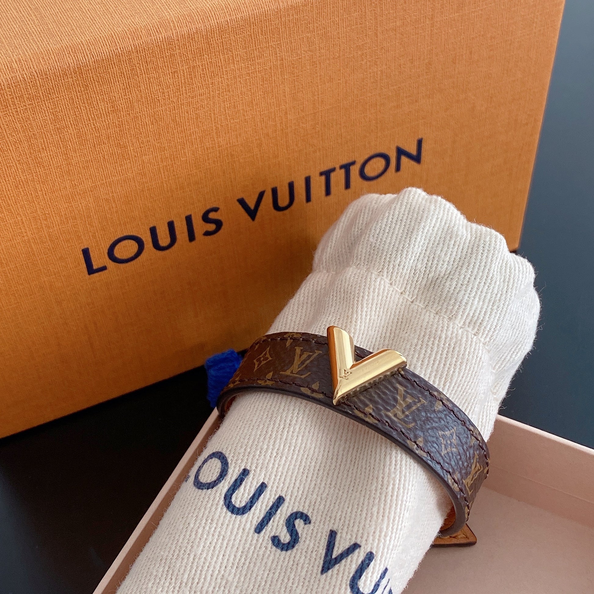 Louis Vuitton Leather Cuff Fashion Bracelets